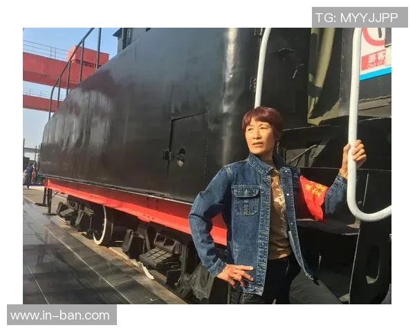 在繁忙大街上偶遇足球明星的奇妙瞬间与难忘回忆